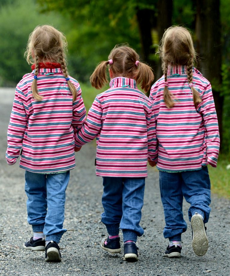Drillingsfamilie erhält finanzielle Unterstützung Hessens.