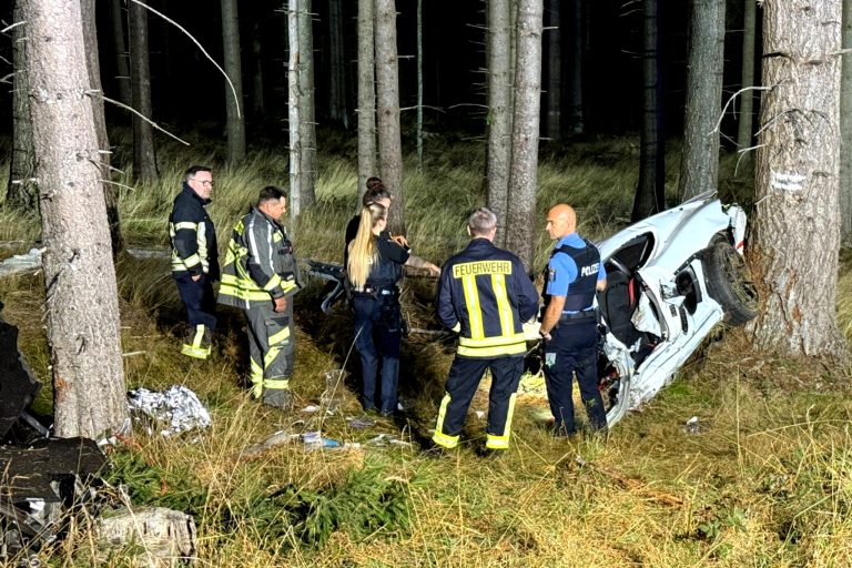Zwei Tote bei Taunus-Autounfall