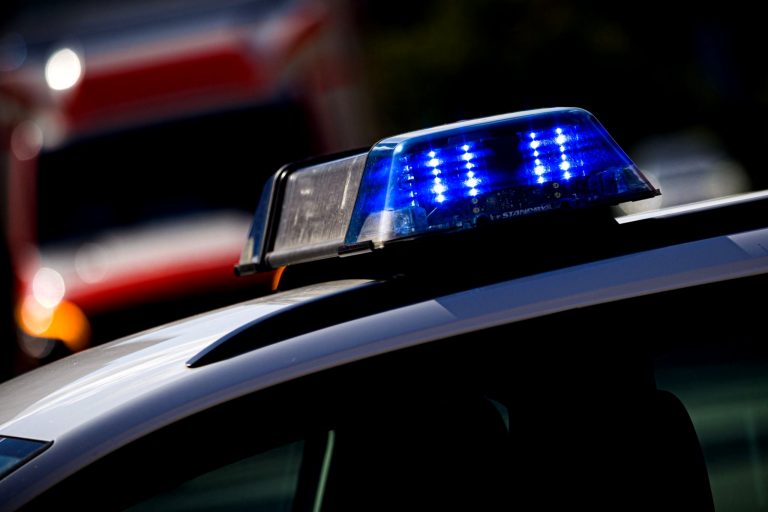 Motorradunfall mit Mähdrescher, zwei Schwerverletzte.