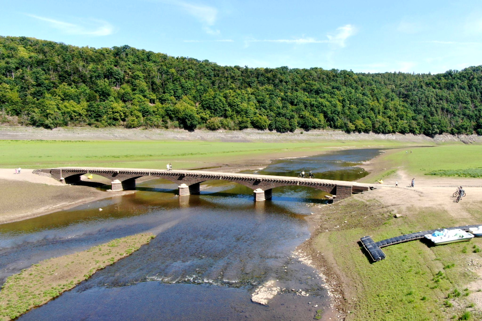 Edersee-Ufer trocken, Boote gestrandet.